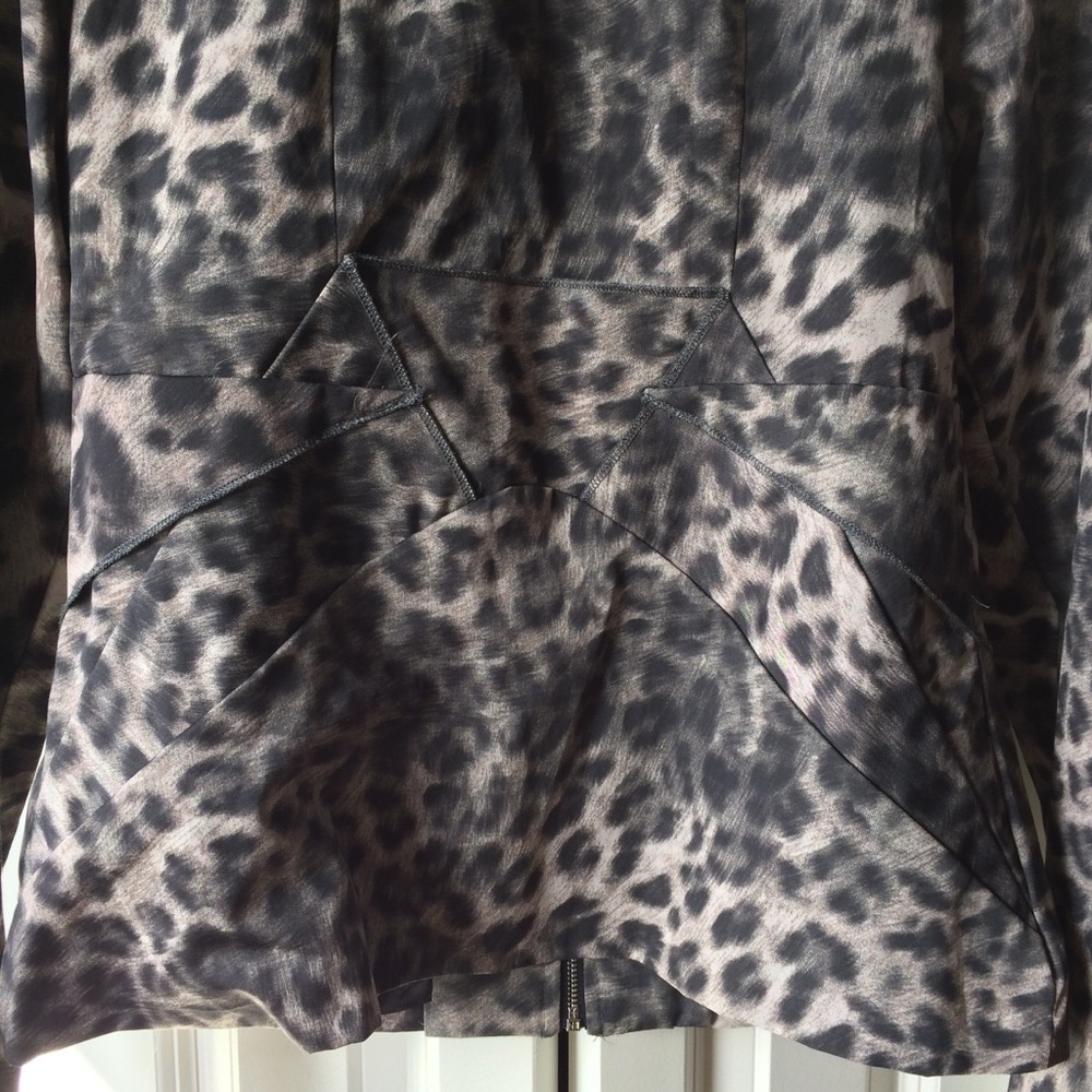 ✨NWT TOV Holy Leopard Print Statement Moto Jacket - Picture 4 of 8